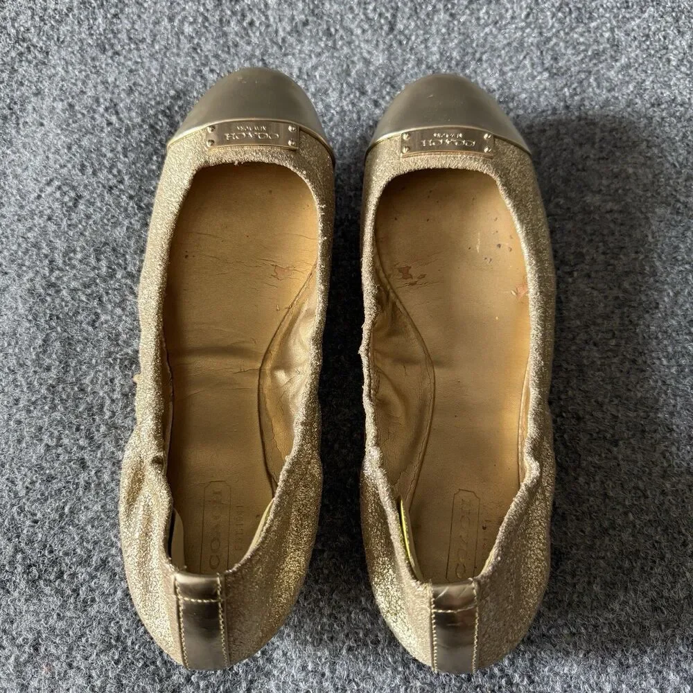 Coach Darsi Gold Metallic Slip-On Ballet Flat Logo Plate Cap Toe Shoe Size 8.5